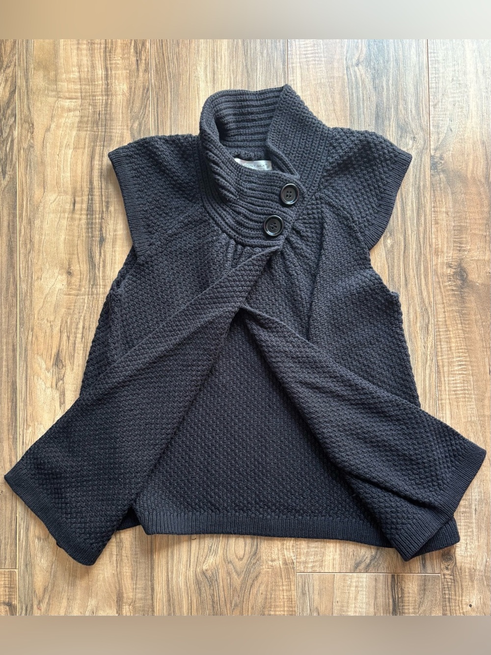 August Silk Black Textured Button-Collar Knit Shrug for Fall Small.